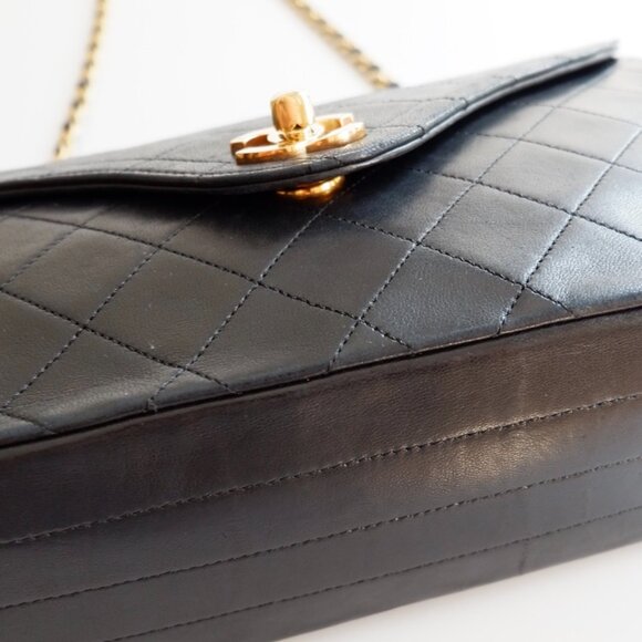 Authentic Preowned Vintage Chanel Black Lambskin Single Flap Bag GHW - Picture 10 of 16